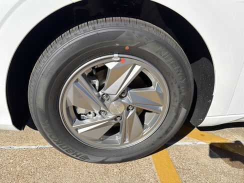 New 2026 Hyundai Elantra SE image 29