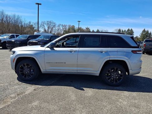 New 2026 Jeep Grand Cherokee Limited AWD/4WD image 5