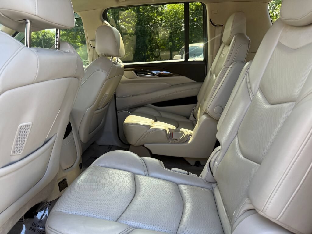 Used 2018 Cadillac Escalade ESV Premium Luxury w/ LPO, Radiant Package AWD/4WD image 22