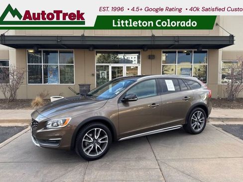 Used 2016 Volvo V60 T5 Cross Country w/ Convenience Package image 1
