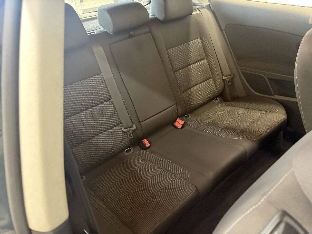 Used 2013 Volkswagen Golf 2-Door FWD image 16