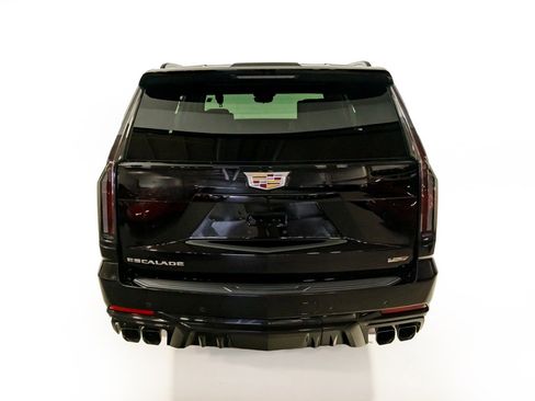 Used 2025 Cadillac Escalade V AWD/4WD image 7