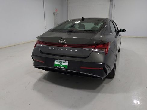 Used 2024 Hyundai Elantra SEL w/ Convenience Package FWD image 7