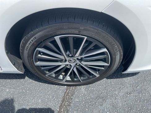 Used 2024 Lexus ES 350 w/ Premium Package FWD image 20