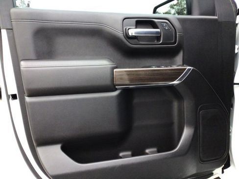 Used 2022 Chevrolet Silverado 1500 RST w/ LPO, Blackout Package image 16