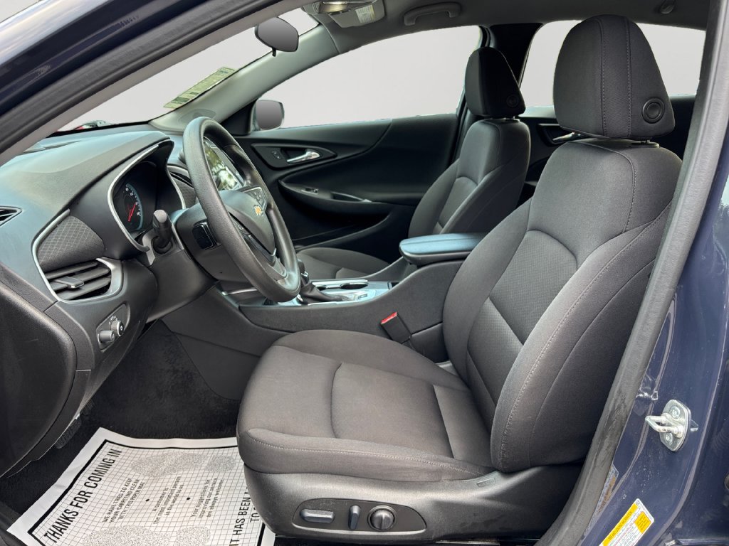 Used 2025 Chevrolet Malibu LT FWD image 24