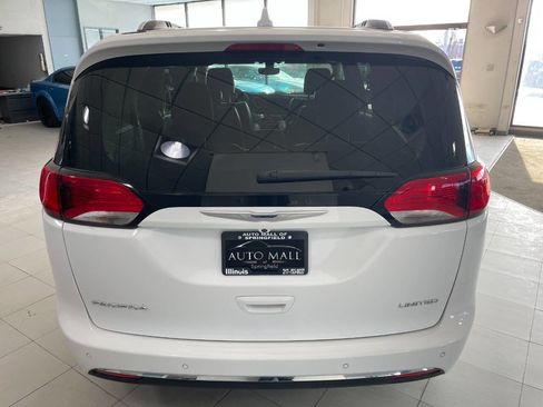 Used 2020 Chrysler Pacifica Limited image 6