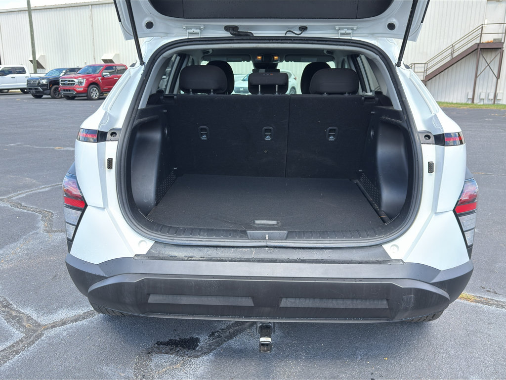 Used 2025 Hyundai Kona SEL FWD image 9