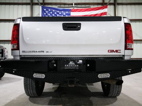 Used 2014 GMC Sierra 2500 SLT w/ SLT Convenience Package AWD/4WD image 9