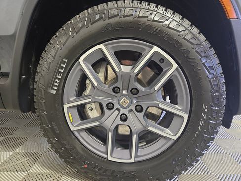 Used 2024 Rivian R1S Adventure image 11