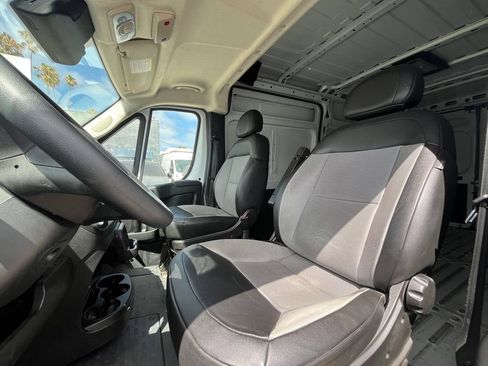 Used 2024 RAM ProMaster 2500 w/ Convenience Group FWD image 12