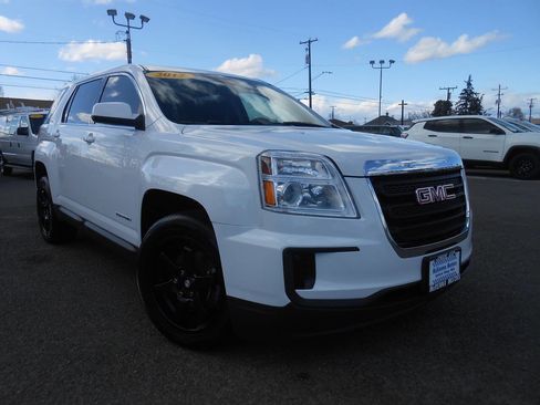 Used 2017 GMC Terrain SLE image 1