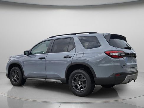 Used 2023 Honda Pilot TrailSport image 8