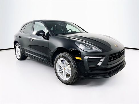New 2026 Porsche Macan image 7