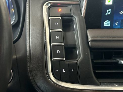 Used 2022 Chevrolet Tahoe Z71 w/ Luxury Package AWD/4WD image 21