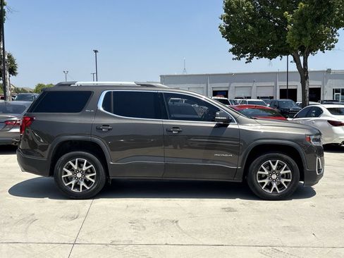 Used 2020 GMC Acadia SLE w/ Driver Convenience Package FWD image 2