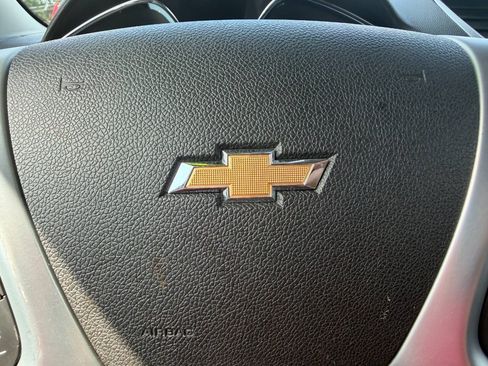Used 2017 Chevrolet Traverse LT FWD image 21