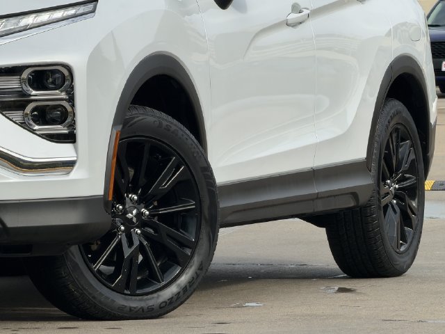 Used 2024 Mitsubishi Eclipse Cross LE AWD/4WD image 11