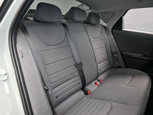 Used 2025 Kia K4 EX image 38