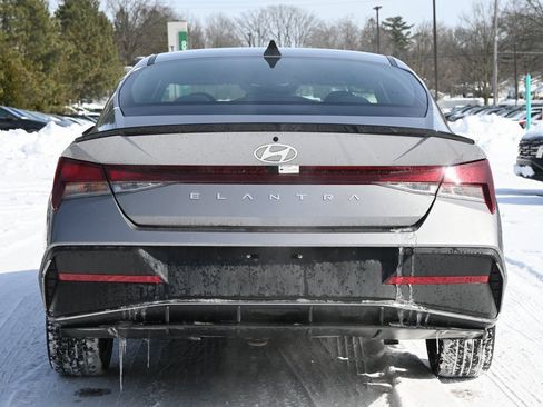 Certified 2025 Hyundai Elantra Sport image 6