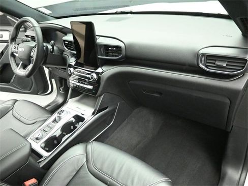 Certified 2022 Ford Explorer ST w/ ST Street Pack image 32