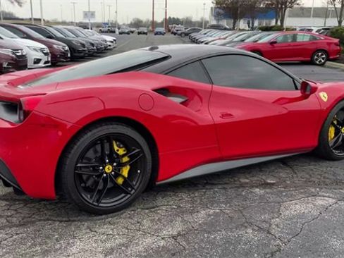 Used 2018 Ferrari 488 GTB image 8