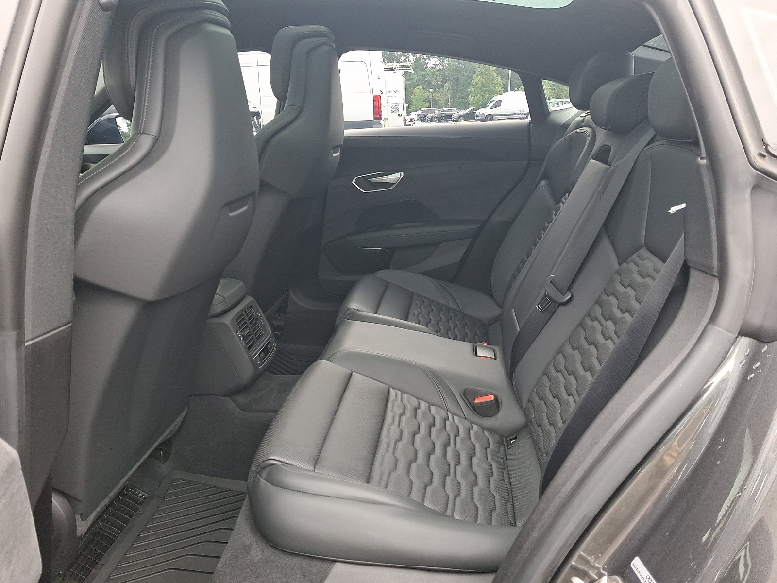Used 2022 Audi e-tron GT Prestige AWD/4WD image 10