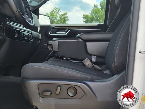 Used 2023 Chevrolet Silverado 1500 LT AWD/4WD image 23
