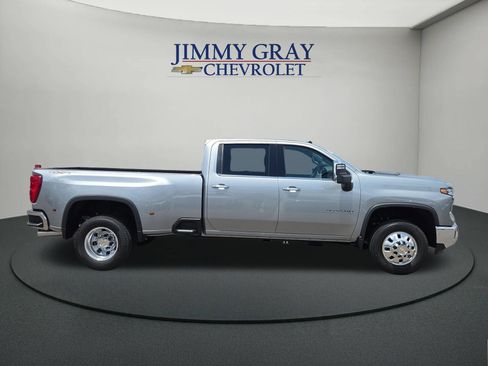 New 2026 Chevrolet Silverado 3500 LTZ w/ LTZ Convenience Package AWD/4WD image 6