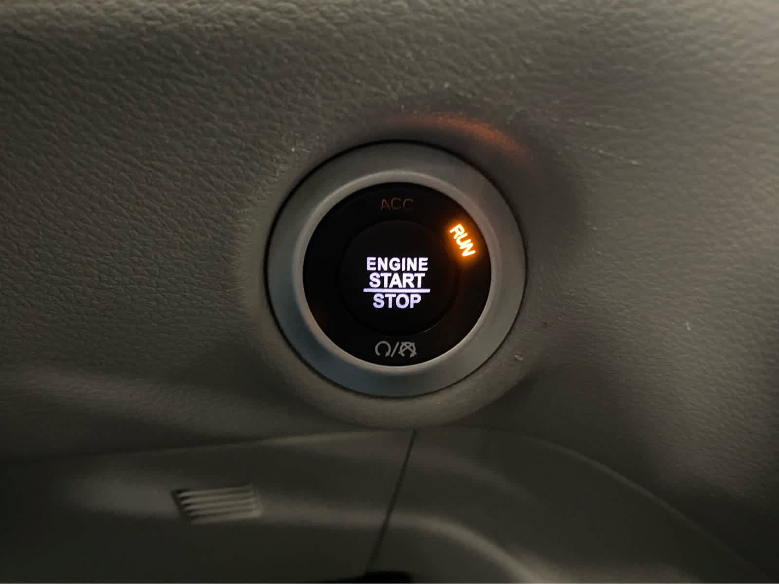 Used 2024 Chrysler Pacifica Touring-L FWD image 37