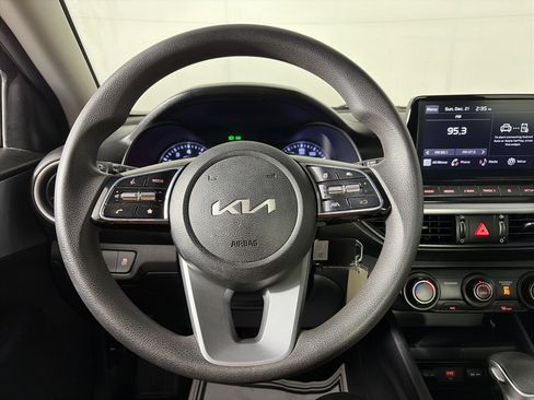 Used 2023 Kia Forte LX image 24