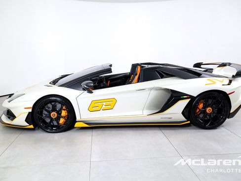 Used 2021 Lamborghini Aventador SVJ AWD/4WD image 7