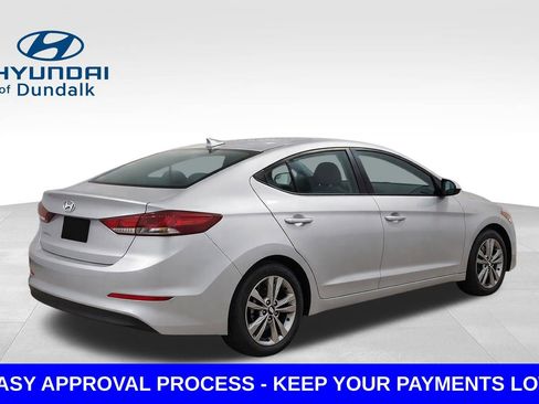 Used 2017 Hyundai Elantra SE FWD image 2