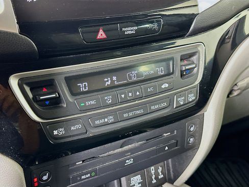 Used 2017 Honda Pilot Elite image 24