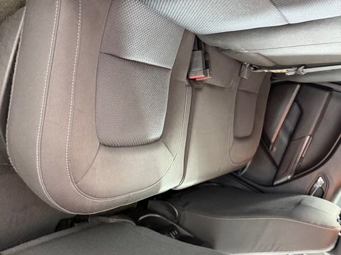 Used 2016 Chevrolet Colorado LT w/ LT Convenience Package image 18