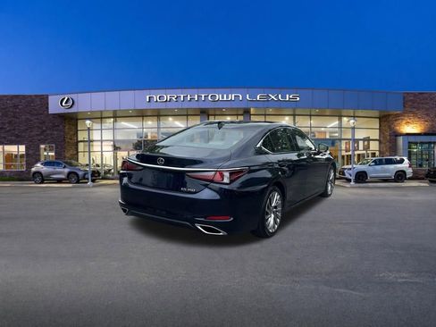 Used 2022 Lexus ES 350 Ultra Luxury w/ Accessory Package 2 FWD image 22