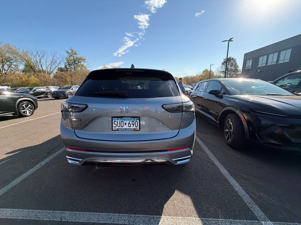 Used 2024 Buick Envision Avenir AWD/4WD image 9