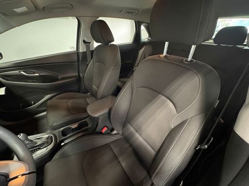 Used 2018 Hyundai Elantra GT FWD image 17