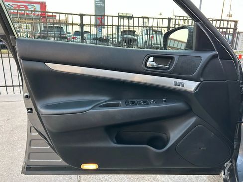 Used 2012 INFINITI G37 Journey w/ Premium Pkg image 12