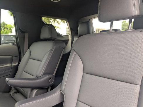Used 2026 Chevrolet Traverse LT FWD image 28