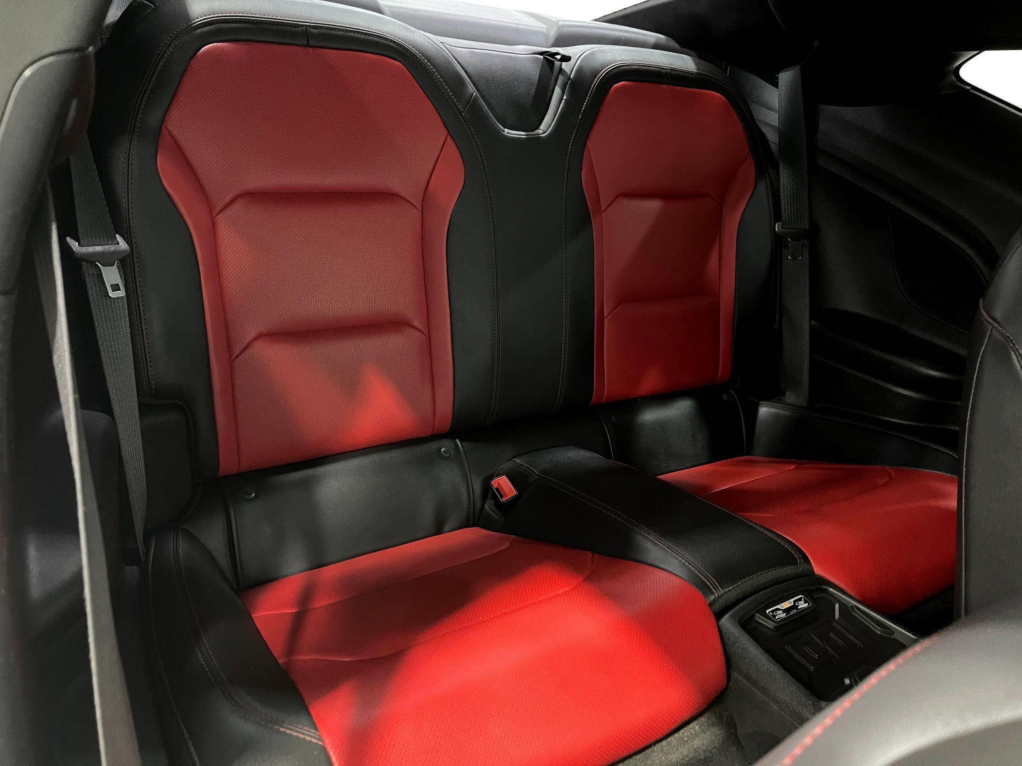 Used 2018 Chevrolet Camaro SS RWD image 29