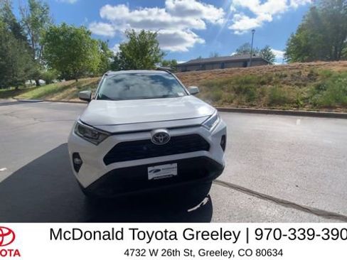 Used 2021 Toyota RAV4 XLE AWD/4WD image 4