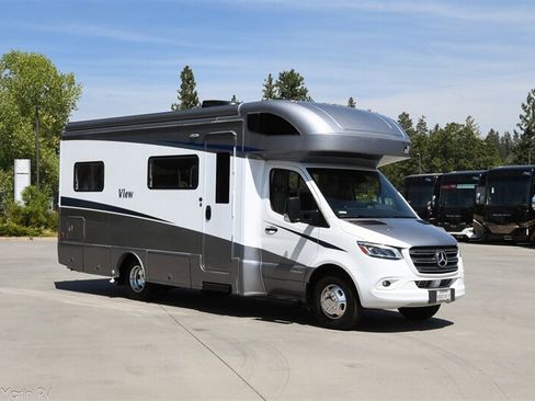 Used 2021 Mercedes-Benz Sprinter 3500 image 1