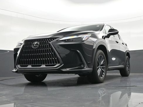 Used 2023 Lexus NX 250 FWD w/ Towing Package (2000 Lbs) image 30