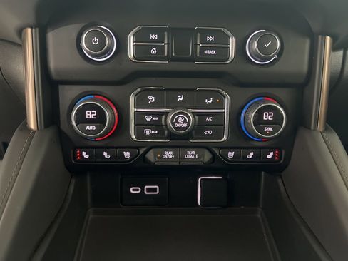 Used 2023 Chevrolet Tahoe High Country AWD/4WD image 17