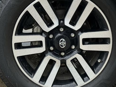 Used 2018 Toyota 4Runner Limited image 10