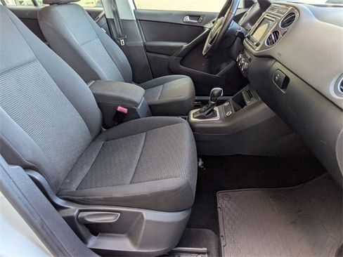 Used 2018 Volkswagen Tiguan Limited w/ Premium Package image 27
