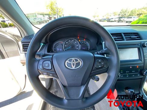 Used 2015 Toyota Camry LE FWD image 32