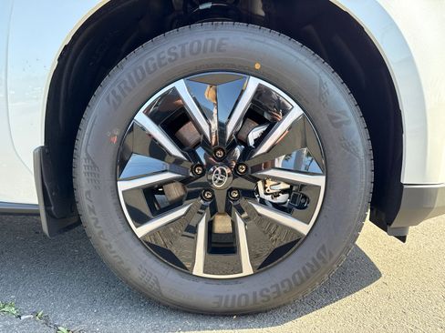 New 2026 Toyota bZ XLE Plus image 7