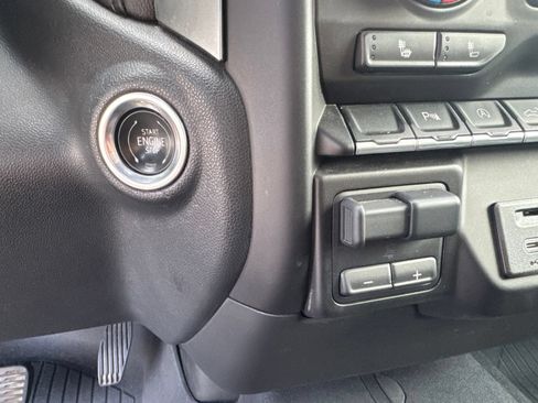 Used 2020 Chevrolet Silverado 1500 LTZ AWD/4WD image 32